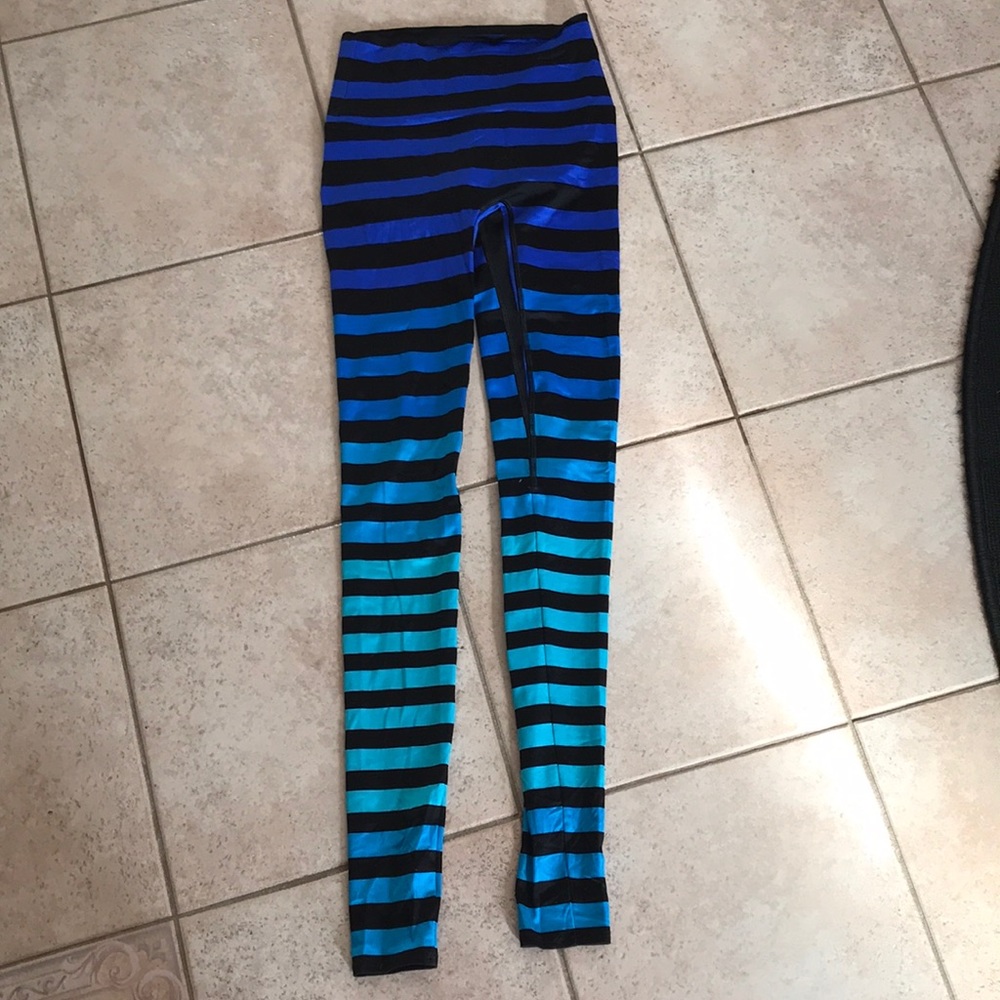K-DEER leggings.